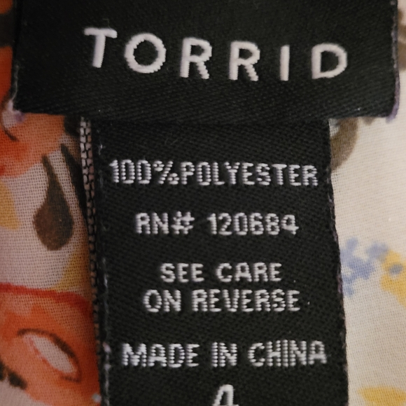 (Sz.4) TORRID Flutter Sleeve Blouse - Picture 4 of 7